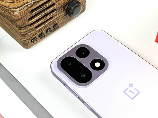 性能Ultra超旗舰的全面突破pg电子游戏网站一加15评测：(图8)